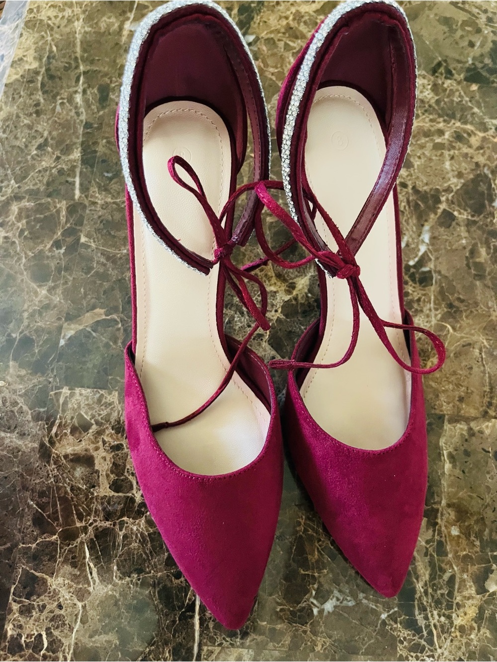 Women’s Pointed Lace-Up heels in Burgundy
